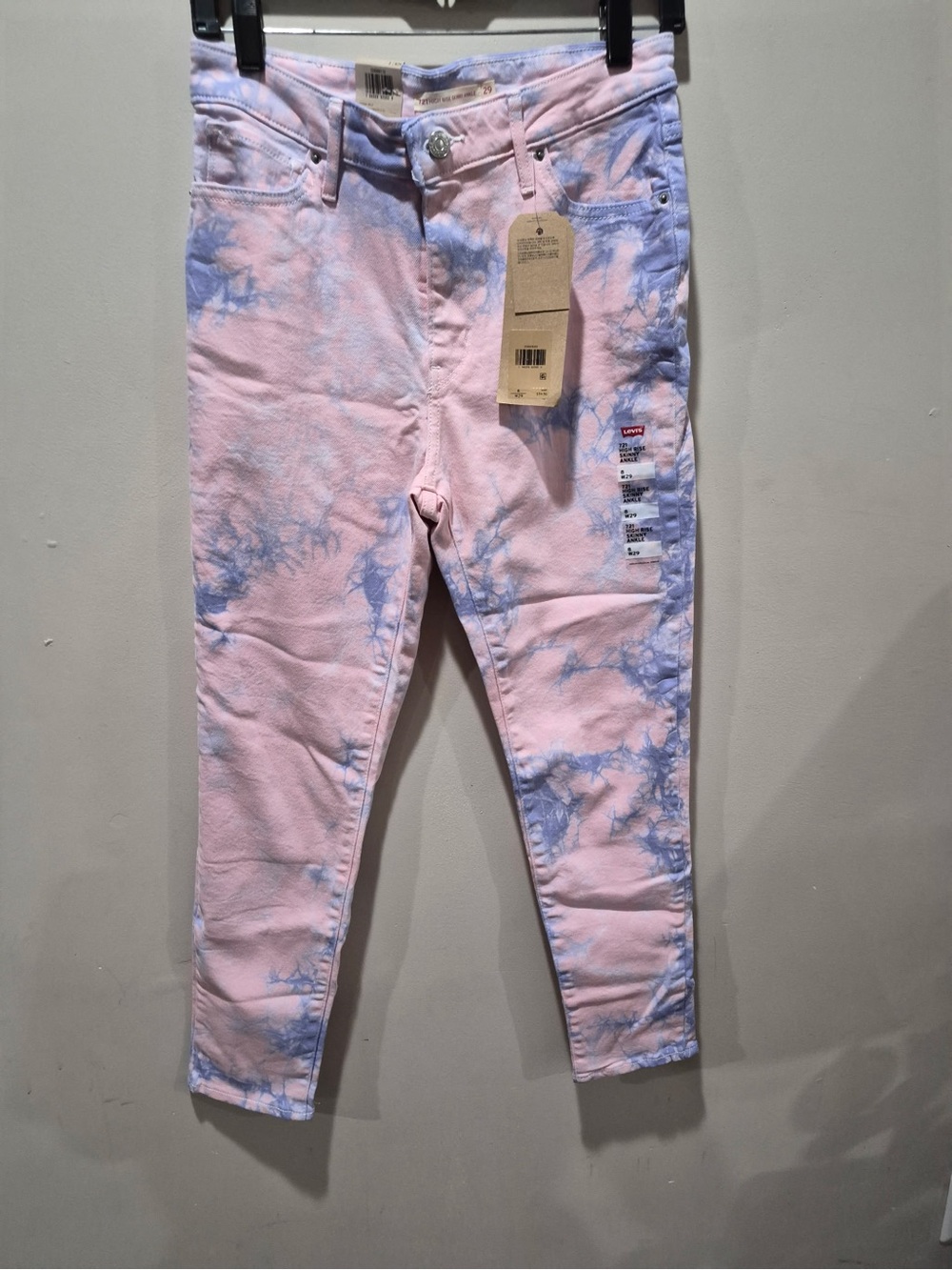 Levi's pink high rise skinny ankle size 8